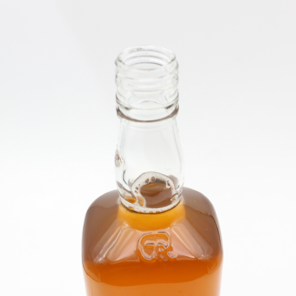 High Quality Common Flint Spirit Glass Bottle